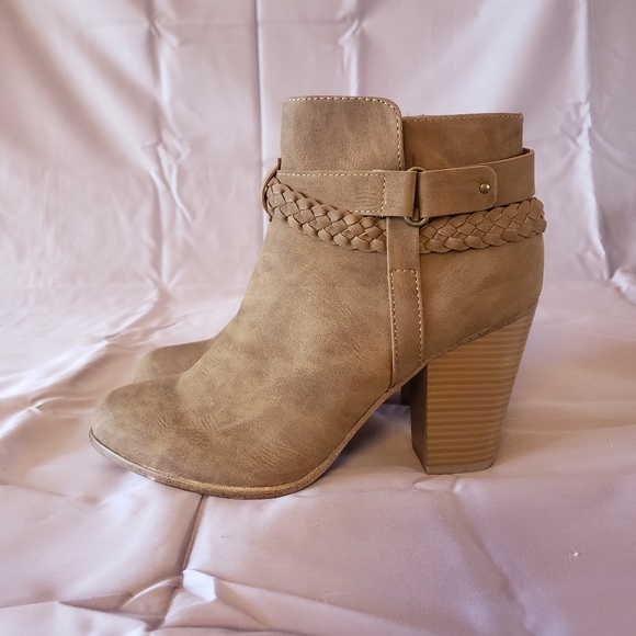 NWOB Limelight Jenelle Ankle Boots Cognac - Picture 3 of 6